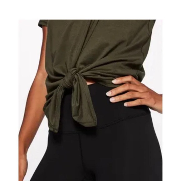 Lululemon short sleeve - Picture 2 of 5